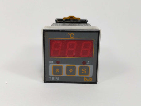 B&B TEM 8 Temperature controller Omron PF083A-E