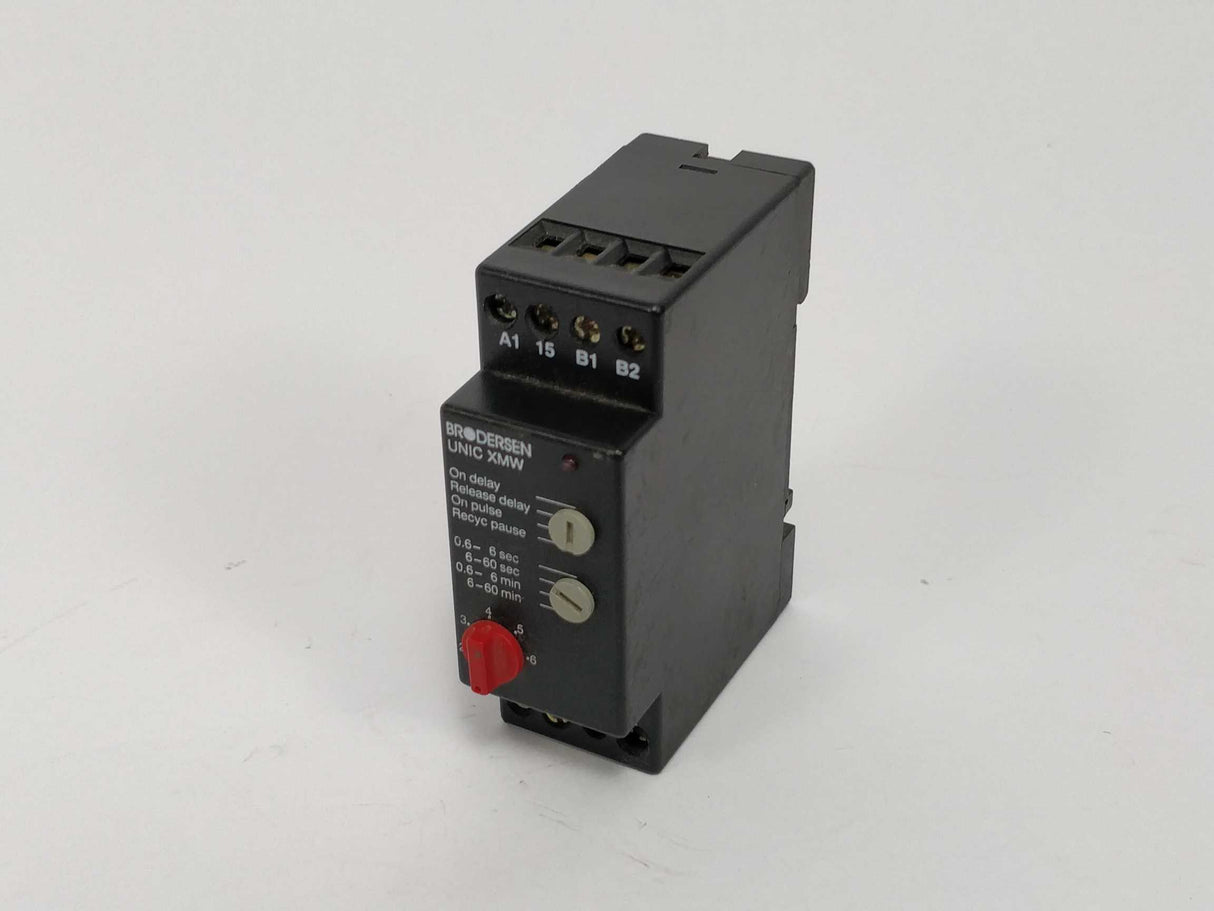 BRODERSEN UNIC XMW Timer relay 0-60min, 0-60s