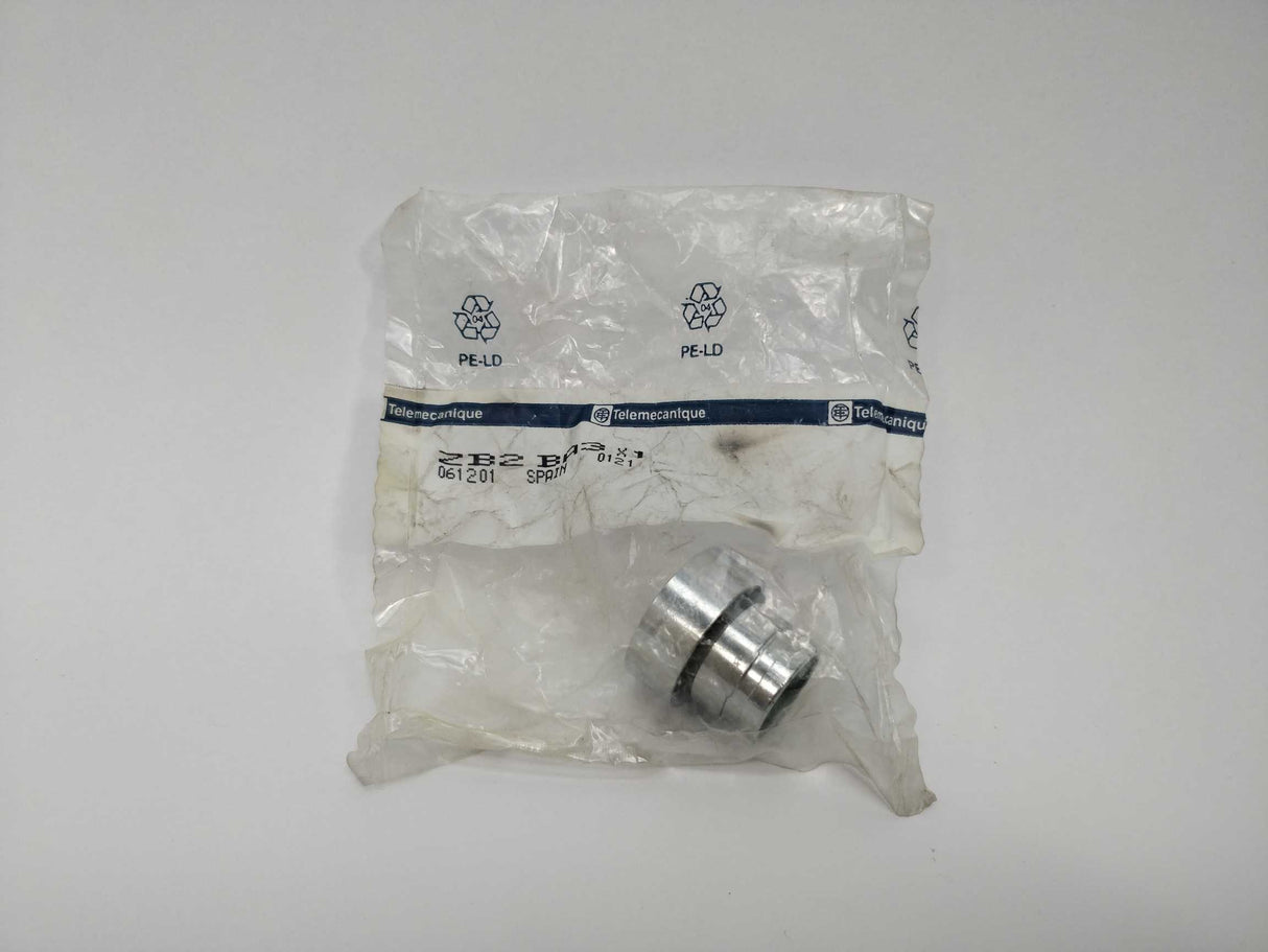TELEMECANIQUE ZB2 BA3 061201 Pushbutton head - Ø 22 - green