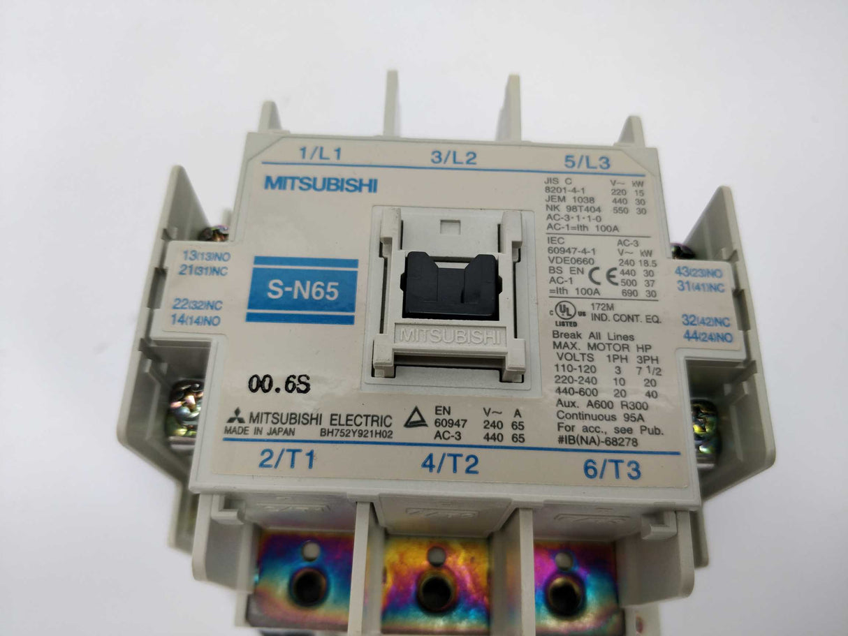Mitsubishi S-N65 Magnetic contactor AC100V