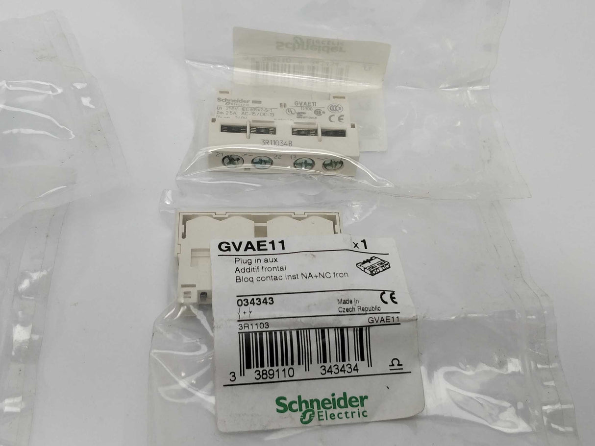 Schneider Electric GVAE11 034343 Plug in auxiliary contact 250V 2.5A 4Pcs