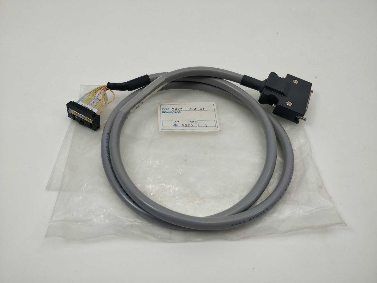 OMRON XW2Z-100J-B1 Connector