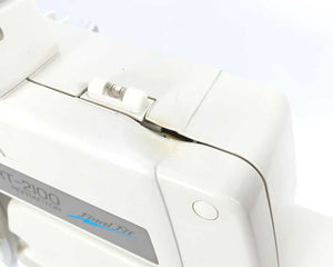 Nidek RT-2100 Ophtalmic Set Refractor, CP-690 Chart Projector