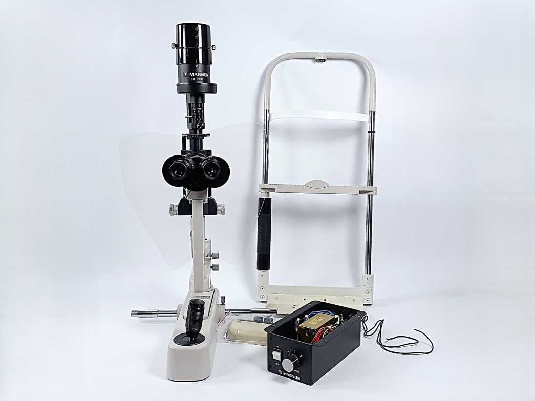 Magnon SL-250 Slit Lamp w/ Power Supply 220V