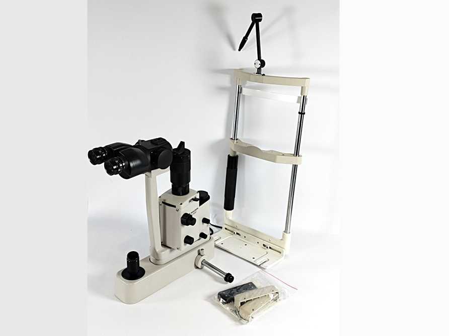 Magnon SL-1600 Slit Lamp with head rest