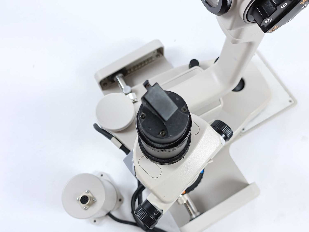 TOPCON SL-D4 Slit Lamp with DC-3 Digital Camera Unit & Headrest