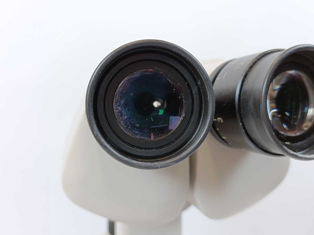 TOPCON SL-D4 Slit Lamp 100-240V w/ CHR-4 Chin Rest