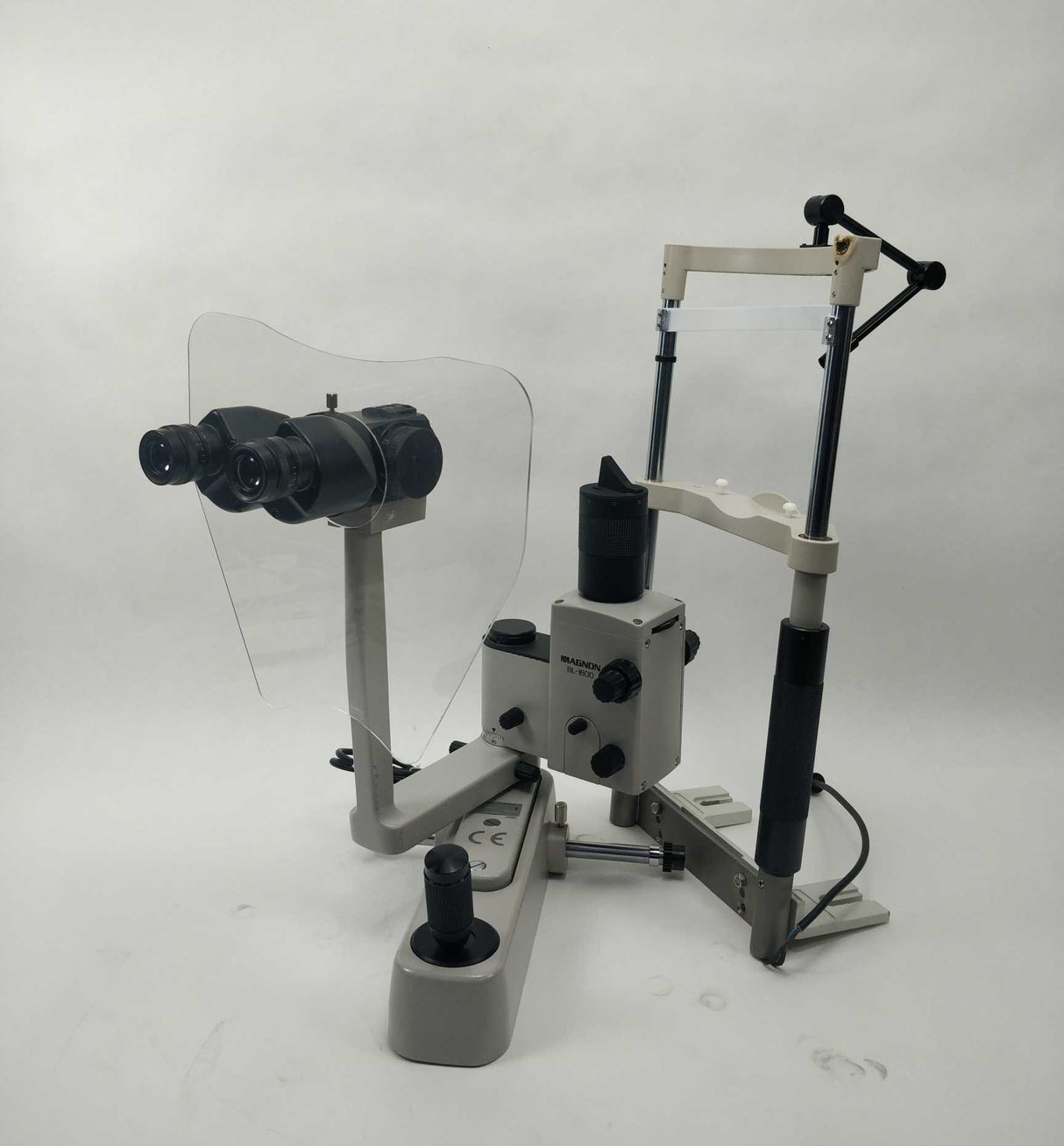 Magnon SL-1600 Slit Lamp