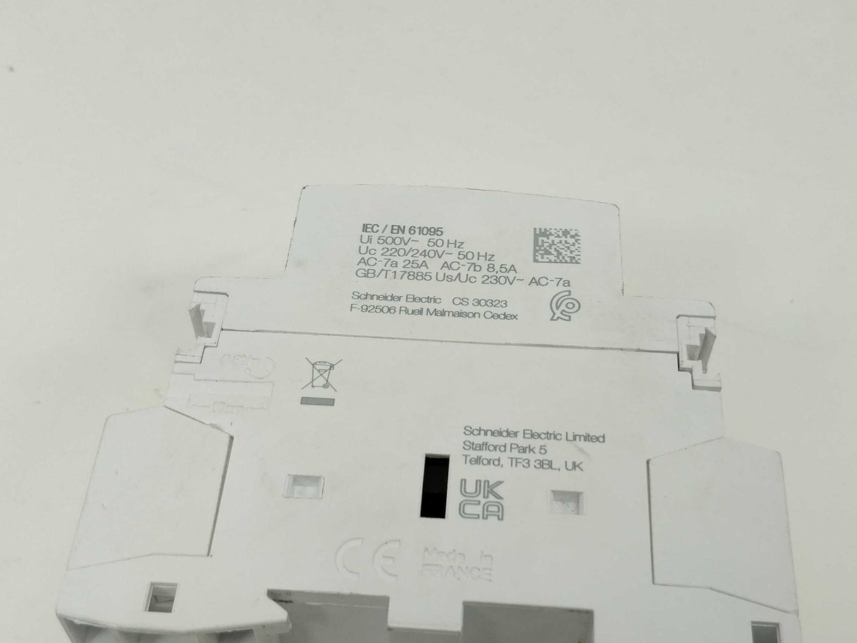 Schneider Electric A9C20834 Acti9 iCT iCT, 3 pole contactor. 220-240VAC