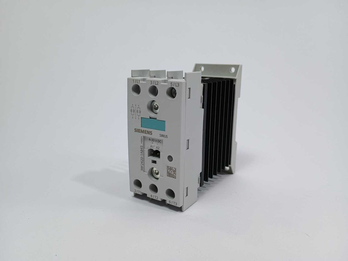 Siemens 3RF2420-1AB45 Solid State Contactor 3-Phase. 4-30VDC