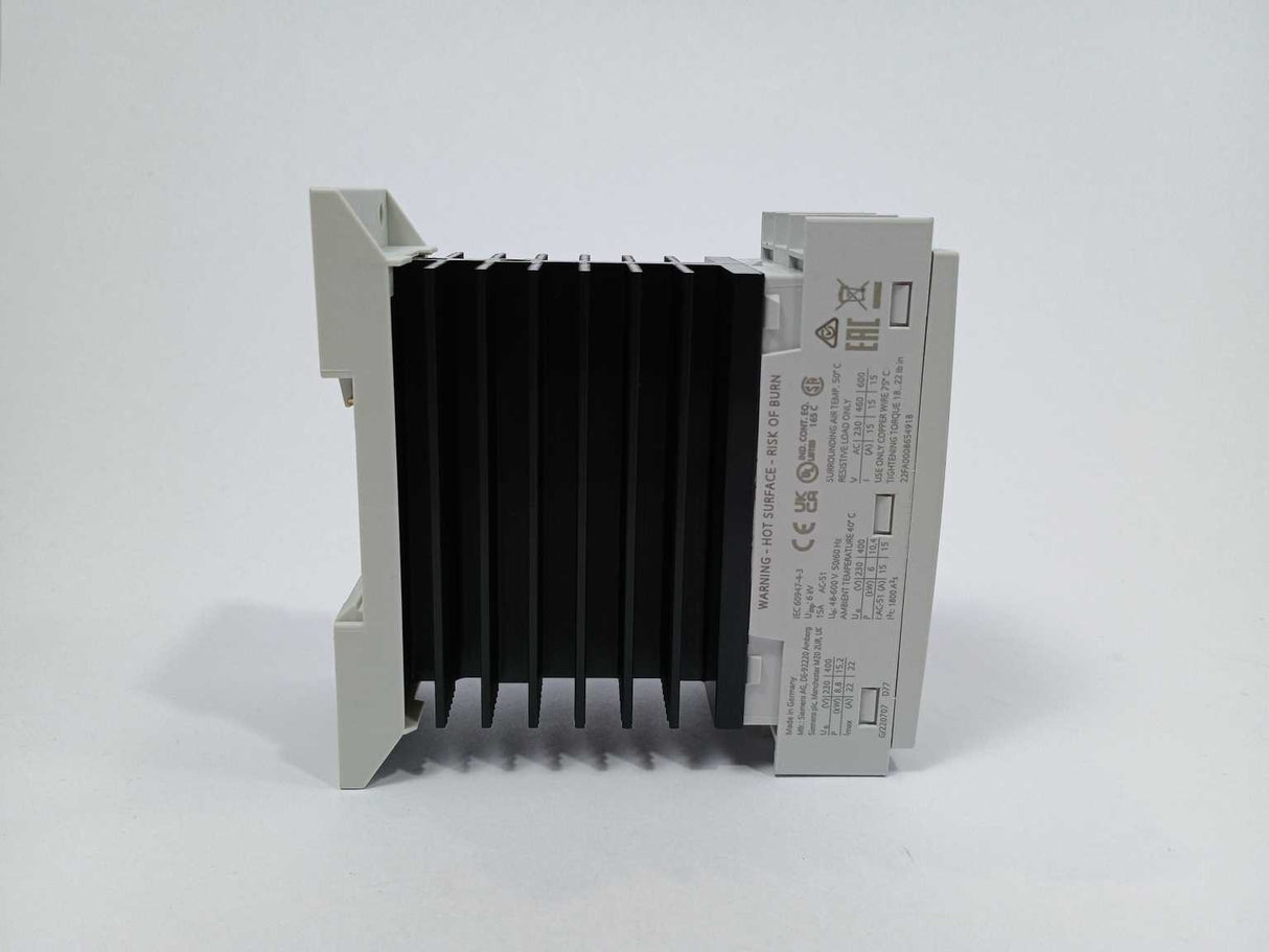 Siemens 3RF2420-1AB45 Solid State Contactor 3-Phase. 4-30VDC