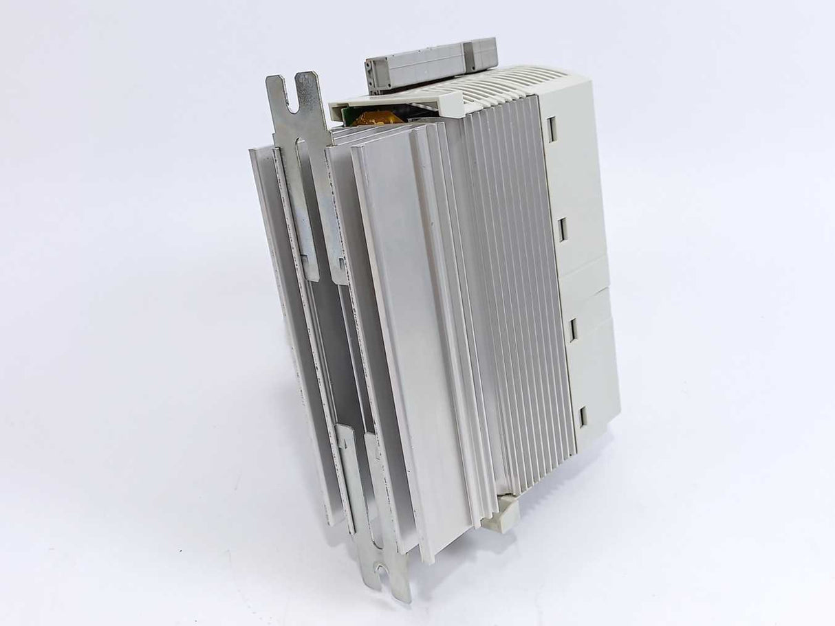 LENZE E82EV751_2B 00411896 45253418 Inverter