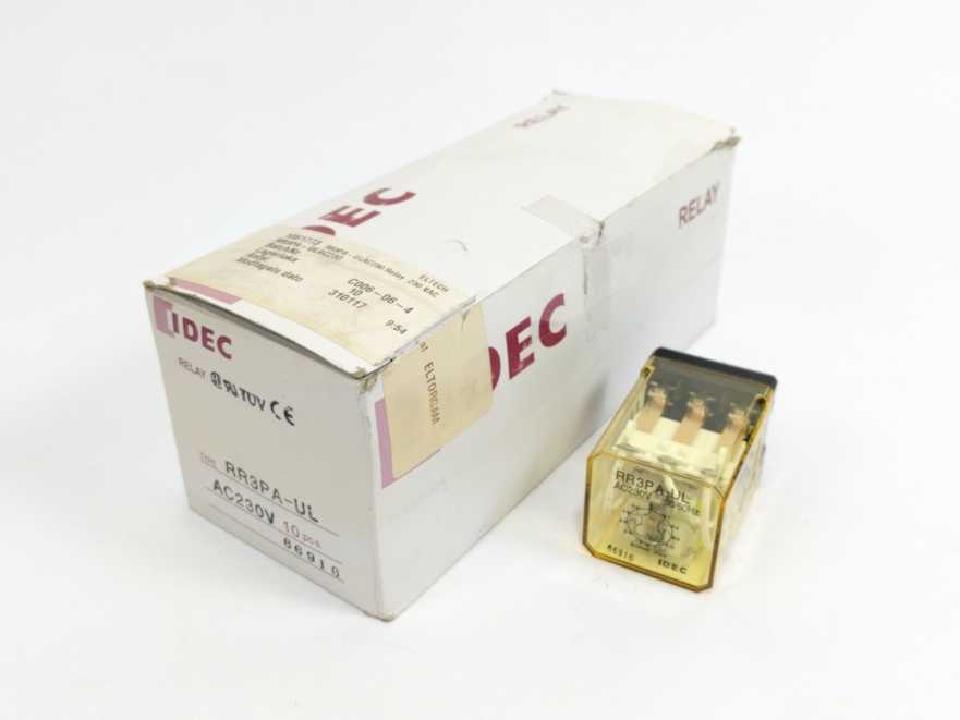 Idec RR3PA-UL Relay AC230V Batch 10 pcs.