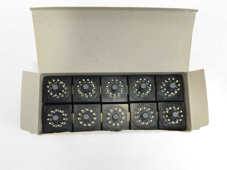 Idec RR3PA-UL Relay AC230V Batch 10 pcs.