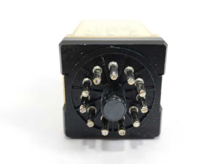 Idec RR3PA-UL Relay AC230V Batch 10 pcs.