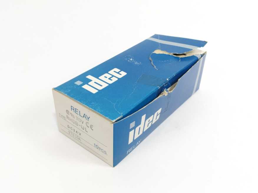 Idec RH3B-UL Relay AC230V Batch 10 pcs.
