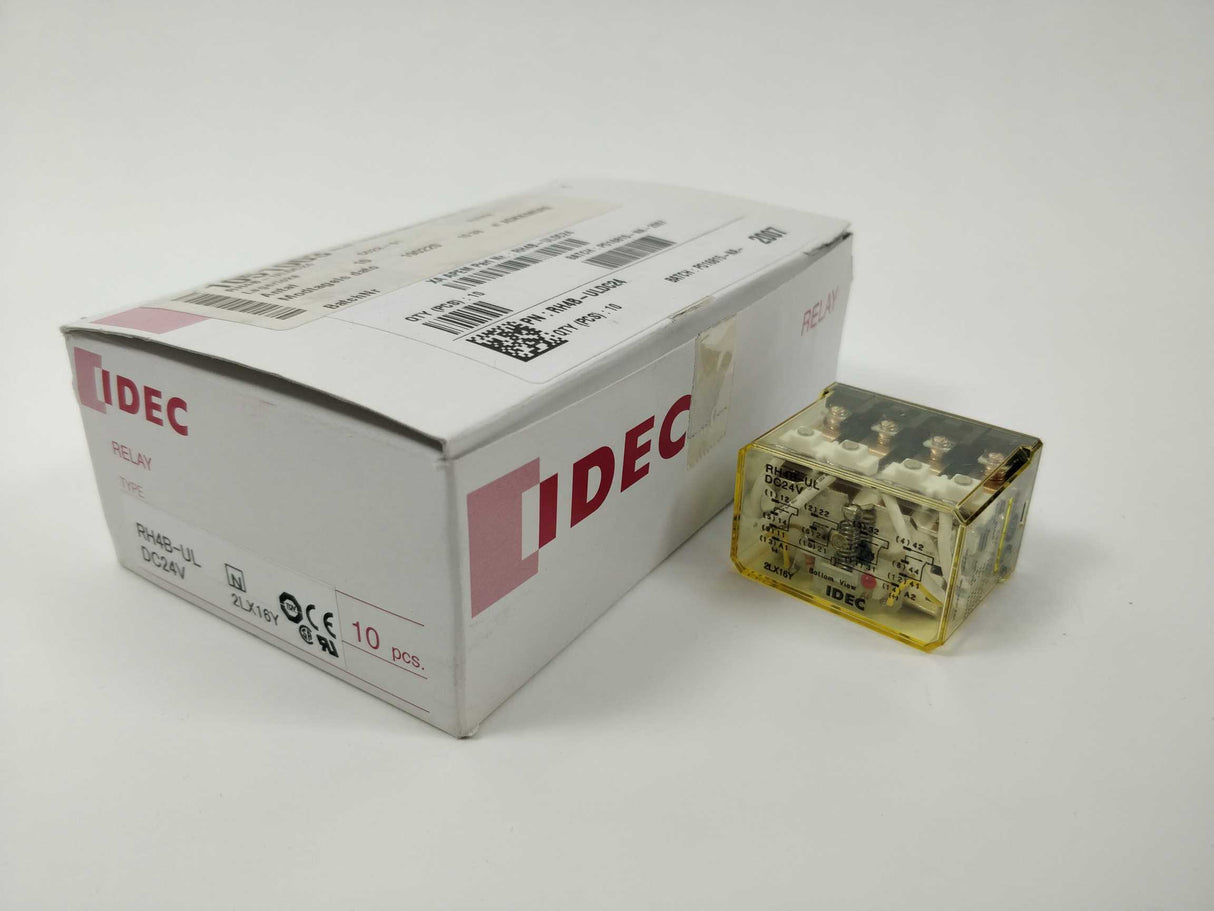 Idec RH4B-ULDC24V Relay Plug-In 4PDT 10A 24VDC 5 Pcs.