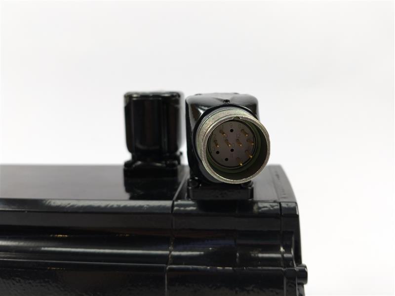 Schneider Electric SH31002P11A2122 SH100/40060/0/1/00/00/10/00/00 Servo Motor