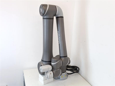 OMRON RT6-1001301 TM12 Industrial Robot w/ 69124-001 Controller, used for test