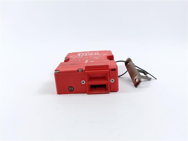 AB 27006 240V PG13.5 Guardmaster Titan Safety Interlock Switch with Guard Locking