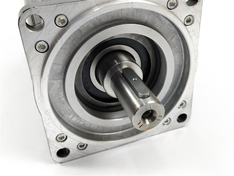 Schneider Electric SH31401P11F2022 SH140/30120/0/1/00/00/00/01/00 Servo Motor