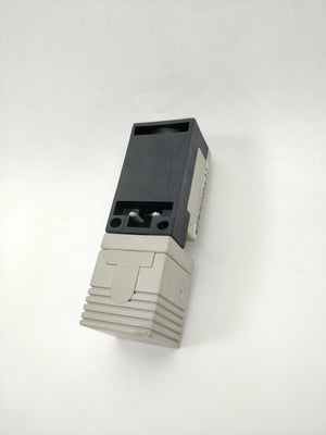 Omron E2Q3-N15ME4-G Proximity Sensor