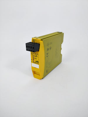 Pilz 773520 PNOZ mo2p relay