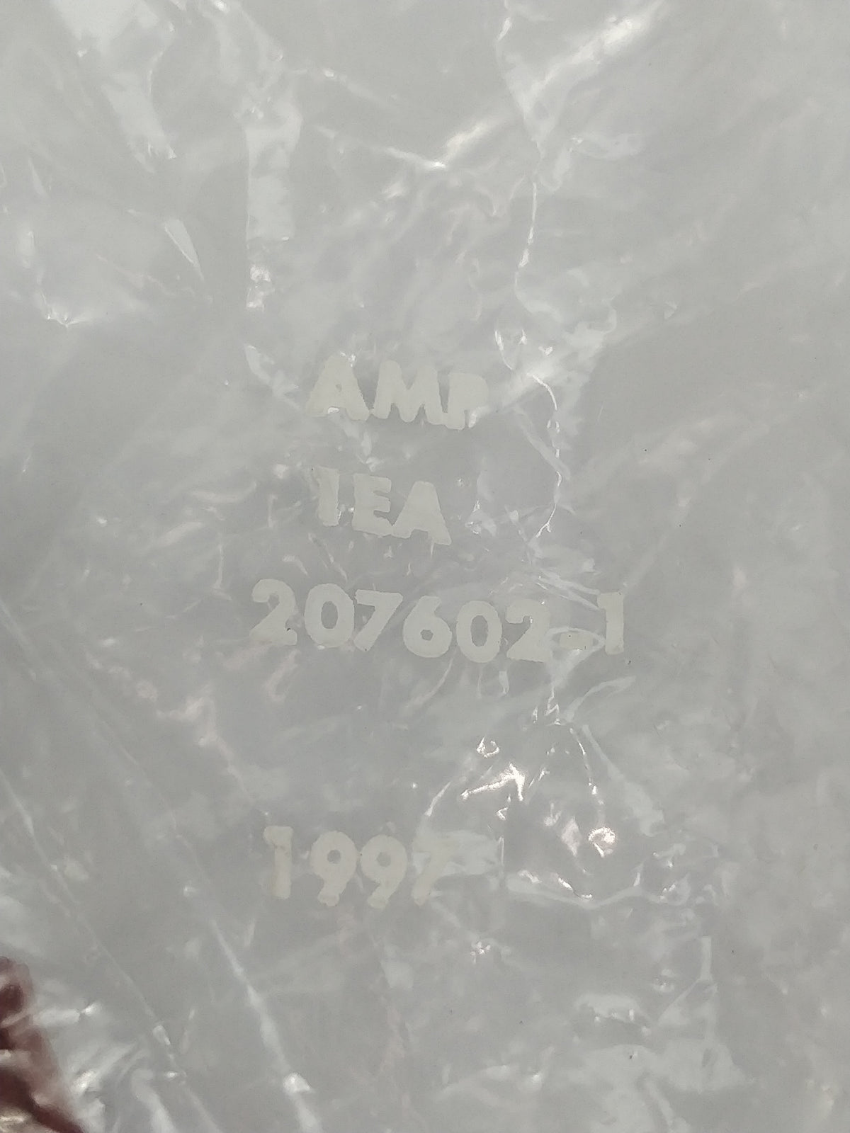 Amp 207602-1 Strain Relief Connectors Batch of 2